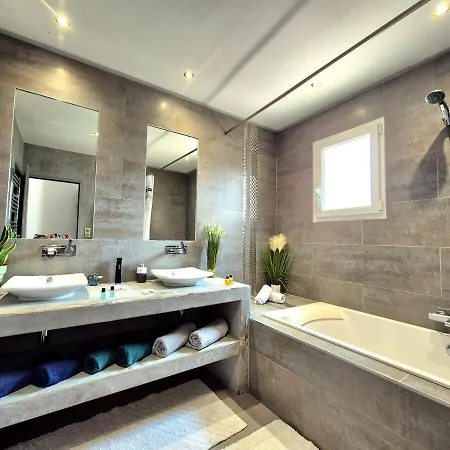 Villa La Maison Des Iris - Clim - Patio - Parking Nîmes